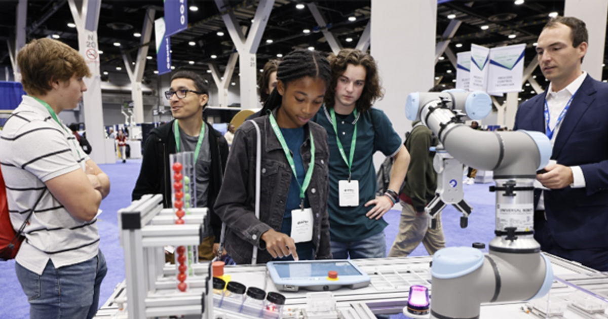 Smartforce Student Summit at IMTS 2024 Enables Students To See