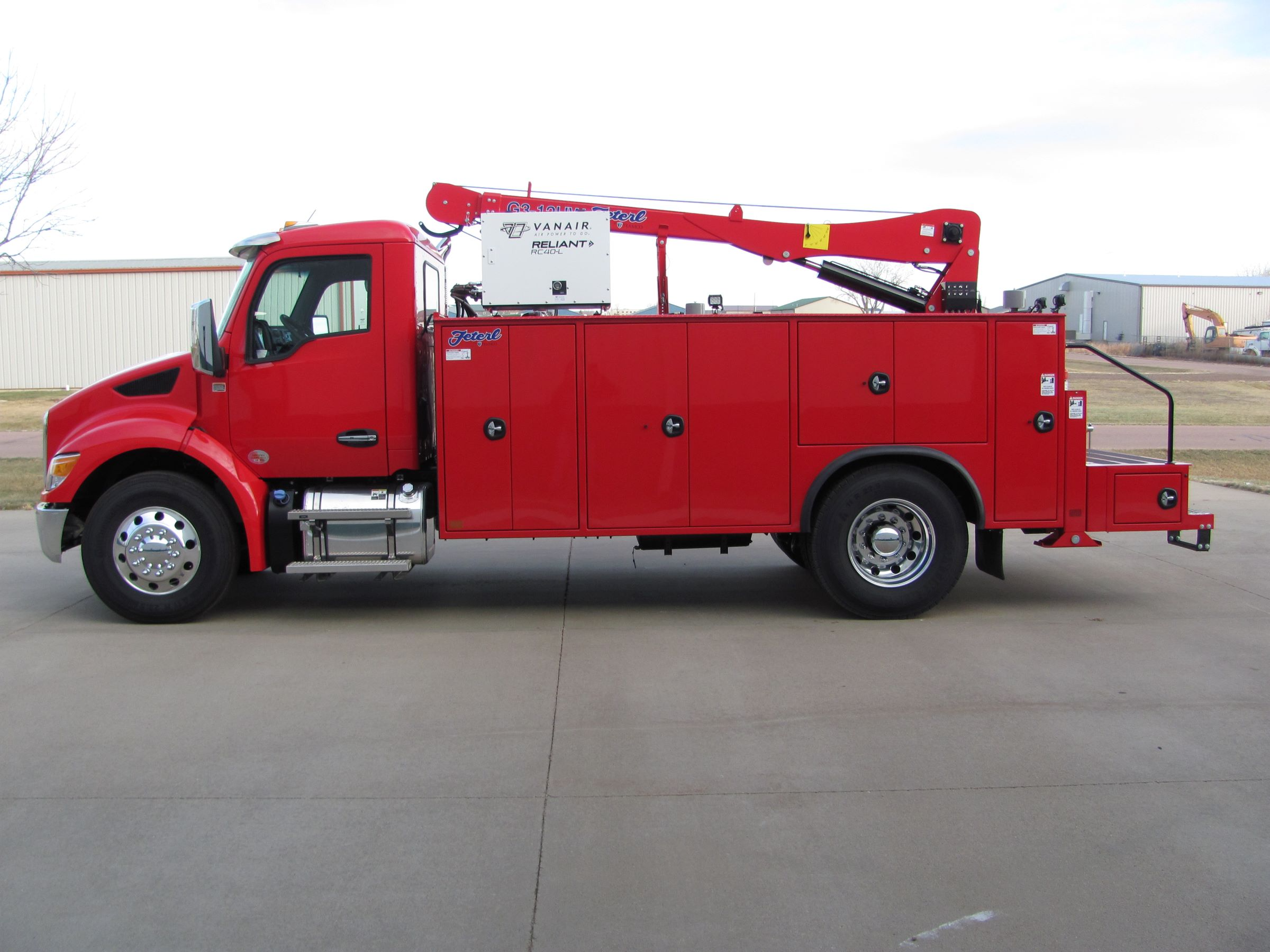 Model 10000 Body (14Ft.) shown with a G3-12HW Feterl Crane