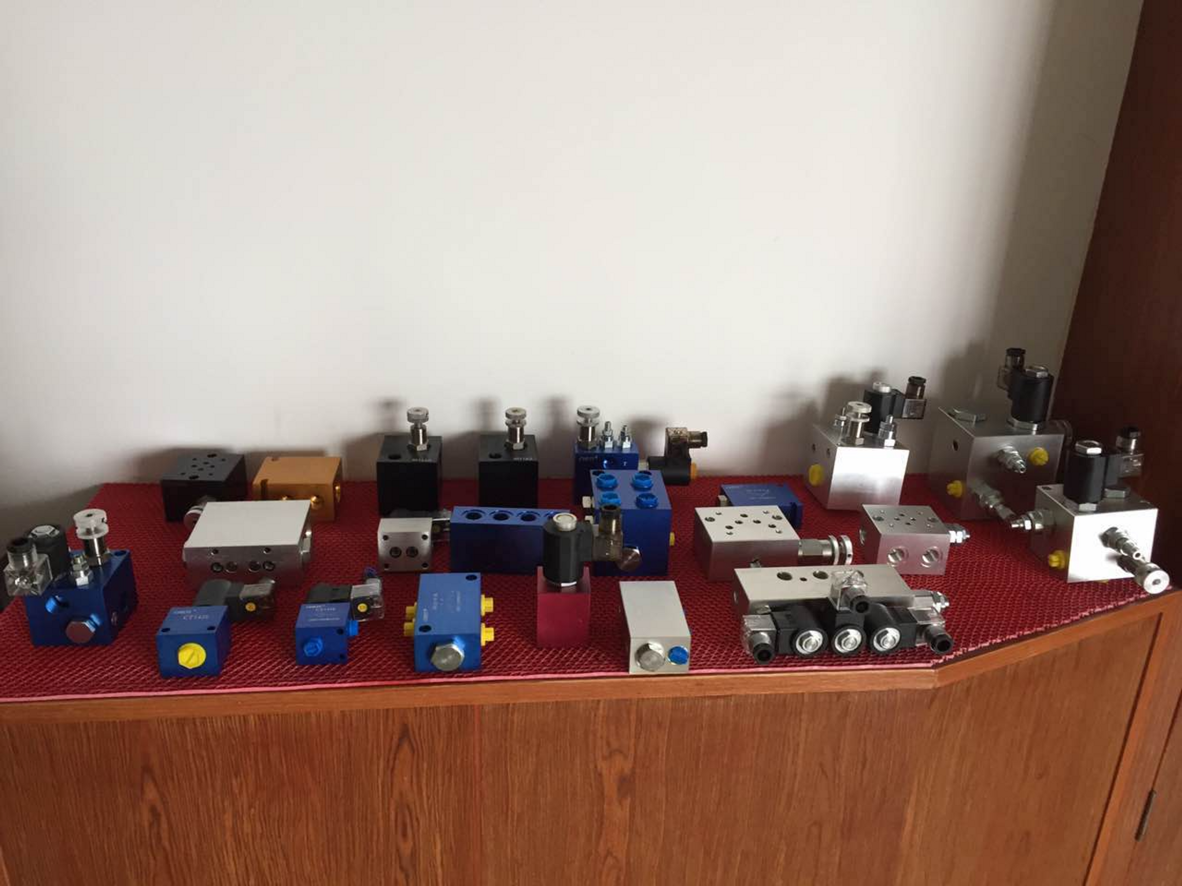 Accept customized and designed manifold blocks