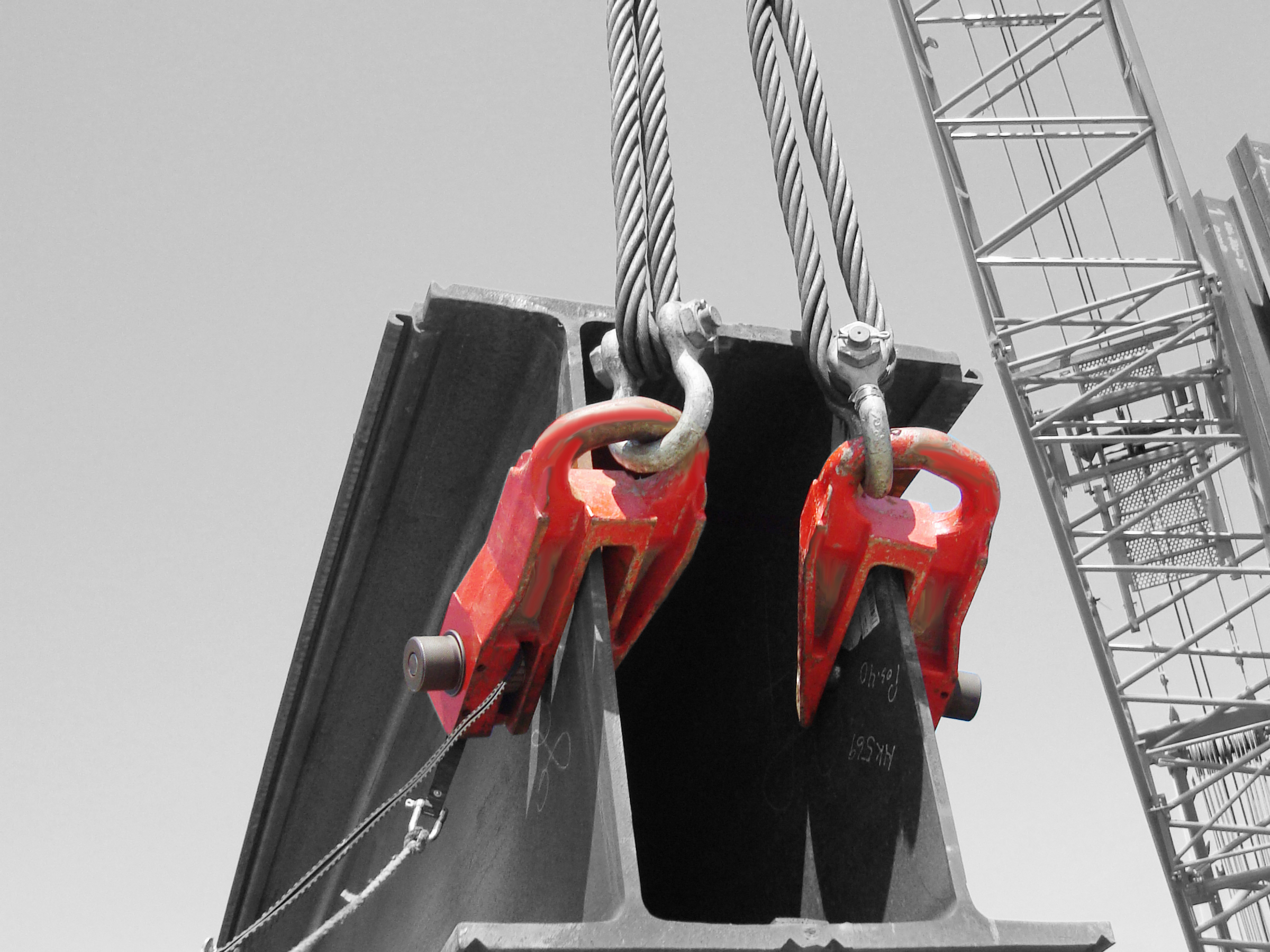 Remote release lifting equipment