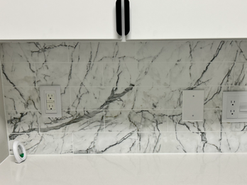 AquaWalls Backsplash Kit in Calcutta
