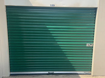 THIS FACILITY INSTALLED BOTTOM SEALS ONLY