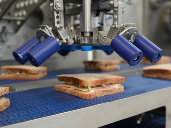 Automatic assembling of a Sandwich