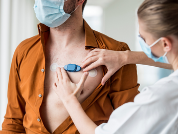 ECG electrode patch applying