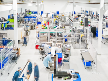 ISO Class 8 Cleanroom Molding at EVCO Plastics