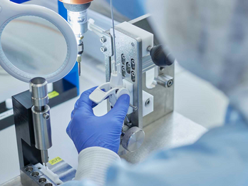 Cleanroom device assembly
