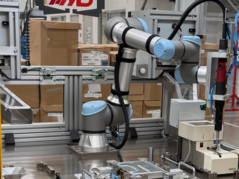 Collaborative Screwing Station with Traceability and RFID Tooling