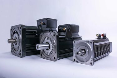 DL4 Servo Motors