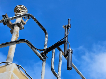 Dual Band, Dual Polarity Rugged Mining MESH Antennas