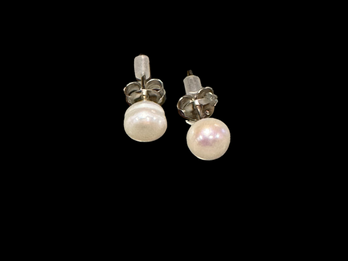 Freshwater pearl earrings