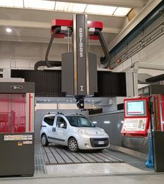 5-AXES CNC MILLING MACHINE