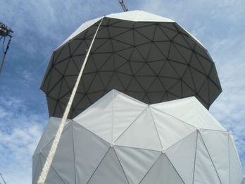 Radome cap lift