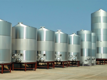QST stock design vessels