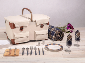 Pioneer Picnic Basket