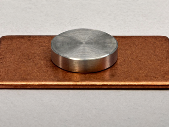 Battery cell contacts