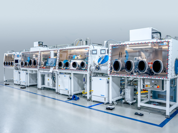 Glovebox Cluster with inert atmosphere and integrated tools