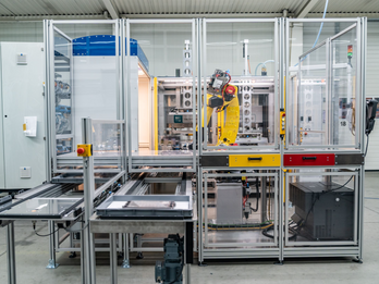 Fully automated helium leak test