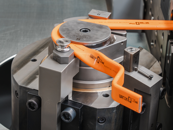 Busbar bending machine