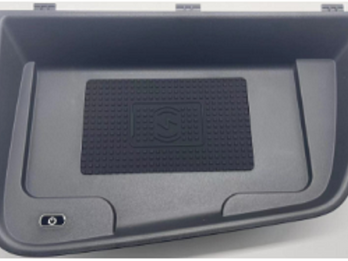 The customerized car wireless charger for NISSAN-MAGNITE.